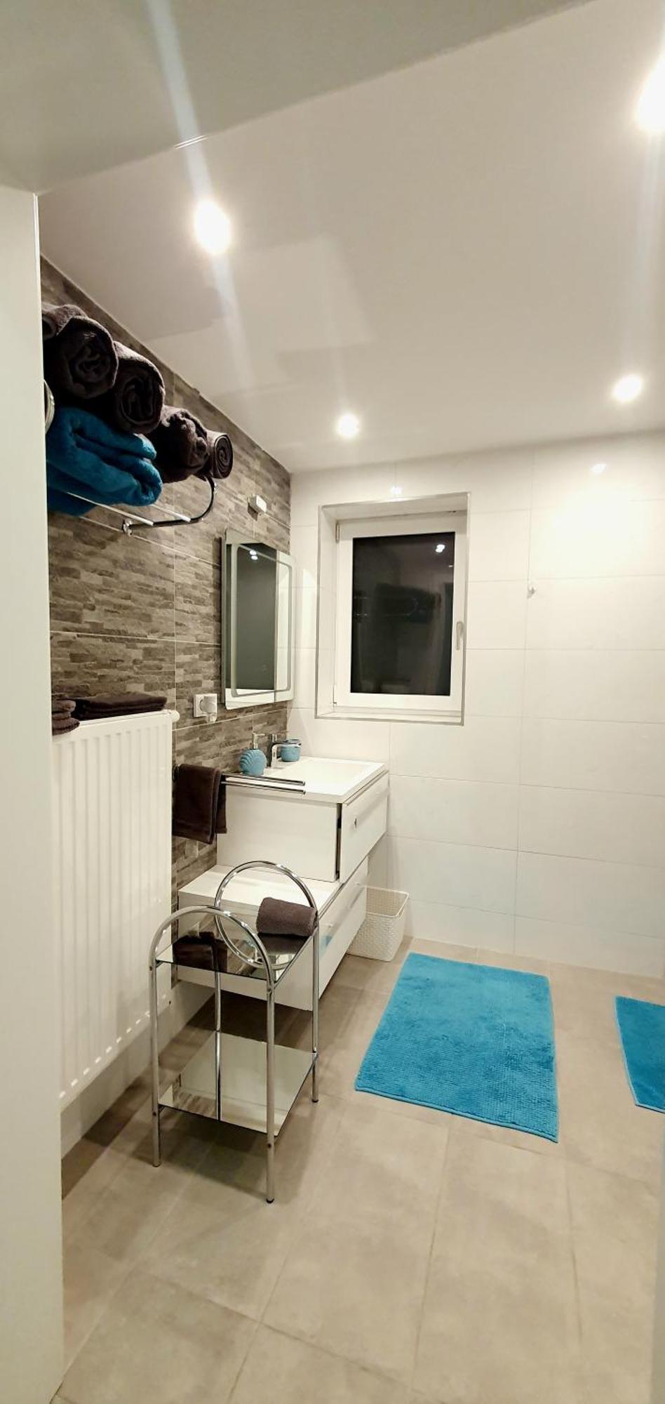 Appartement 3-zimmer- In Traun, Naehe Und Wels *